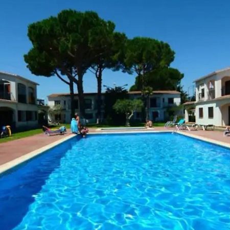 Cosy Apartment Of L'Escala Beach Exterior photo