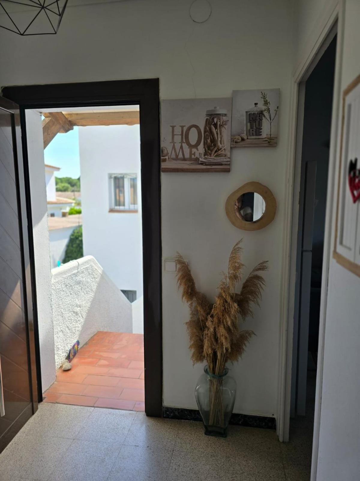 Cosy Apartment Of L'Escala Beach Exterior photo