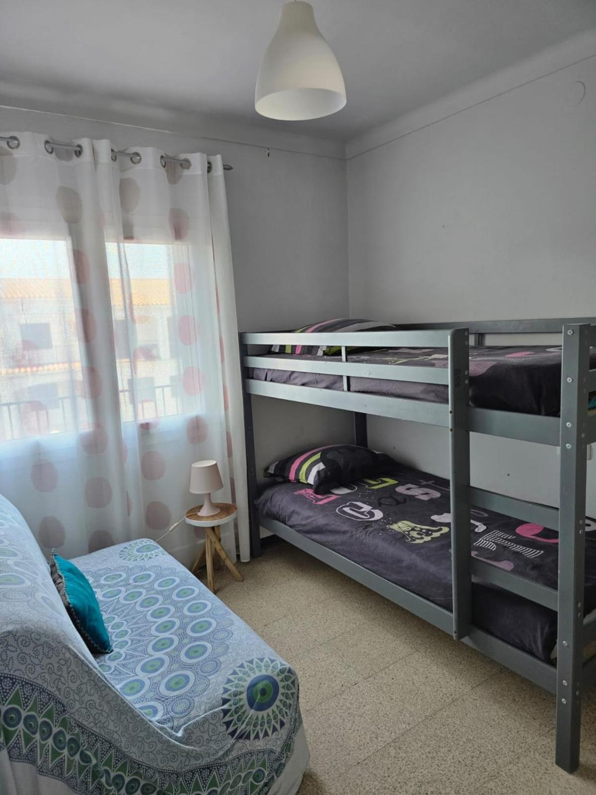Cosy Apartment Of L'Escala Beach Exterior photo